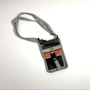 b.u.m. ATHLETICS Crossbody🚨 90s ALERT 🚨